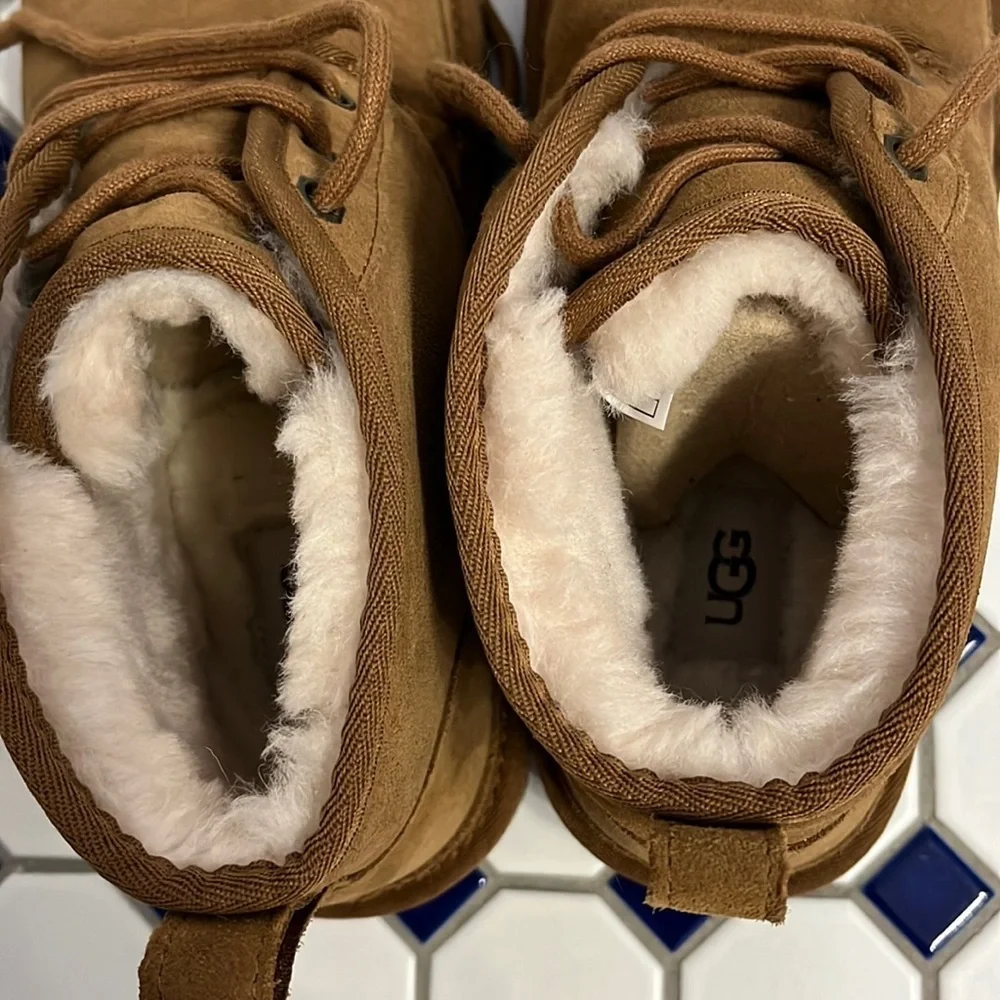 New UGG × Charcoal Neumel Chukka Suede in Chestnut Men's Sz 9